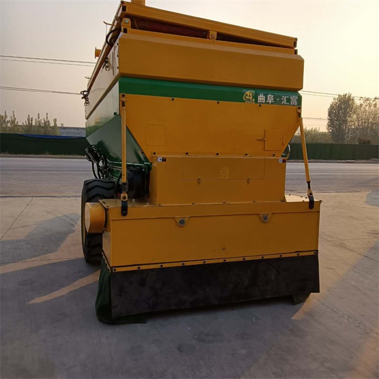 專業(yè)路面撒灰車(chē)工廠 路基工程高效作業(yè)的關(guān)鍵推手